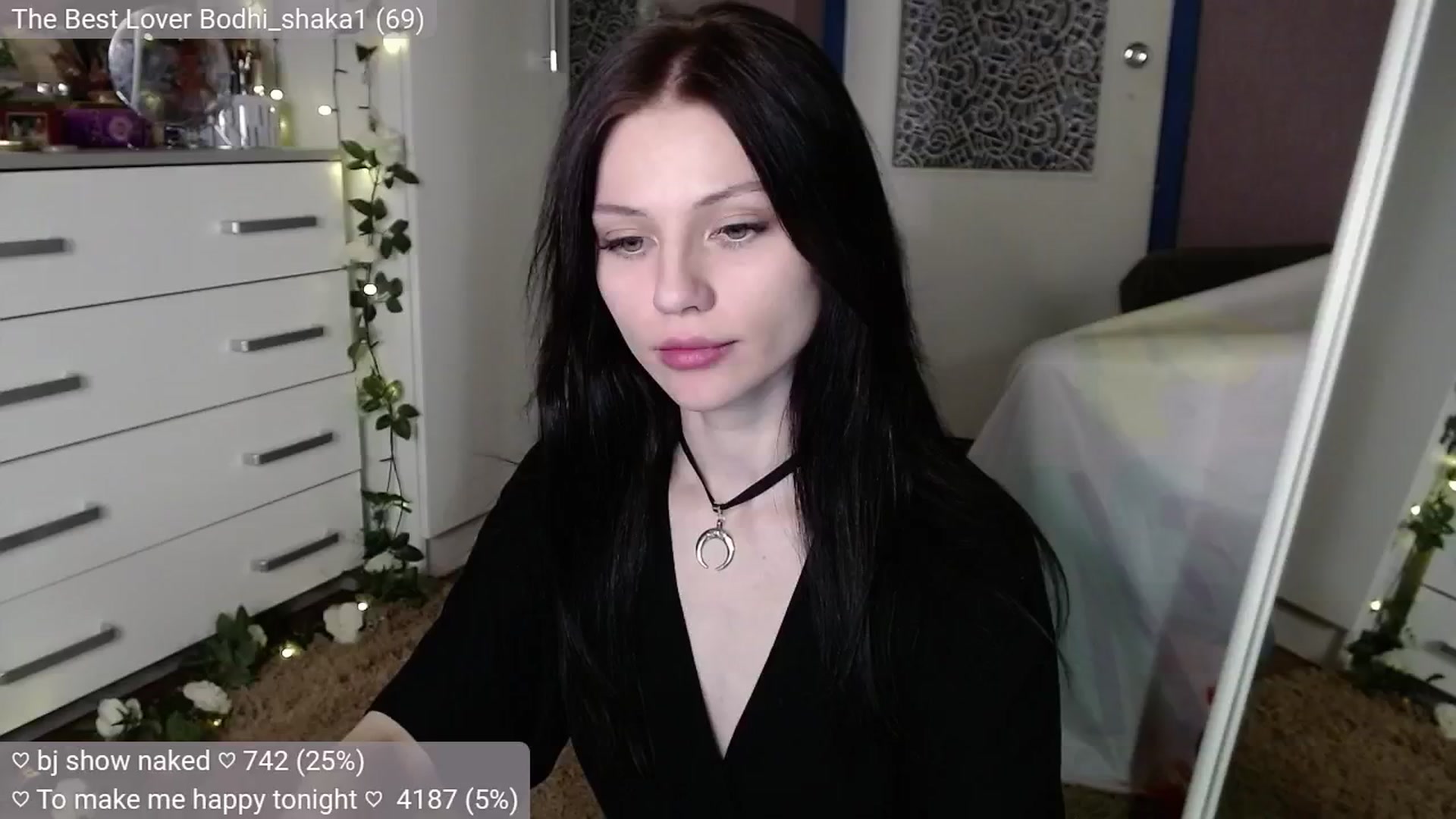 Gallery image thumbnail from JellyFox's myfreecams stream on, 10/21/2024, 04:42 image 9 of 20