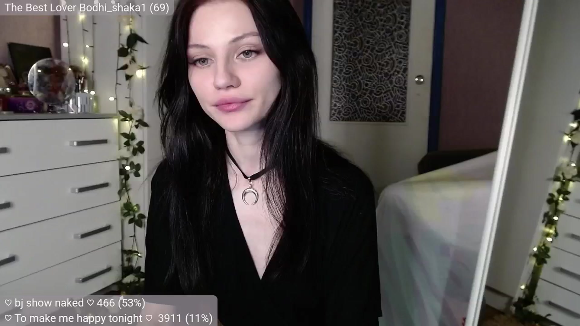 Gallery image thumbnail from JellyFox's myfreecams stream on, 10/21/2024, 04:42 image 17 of 20