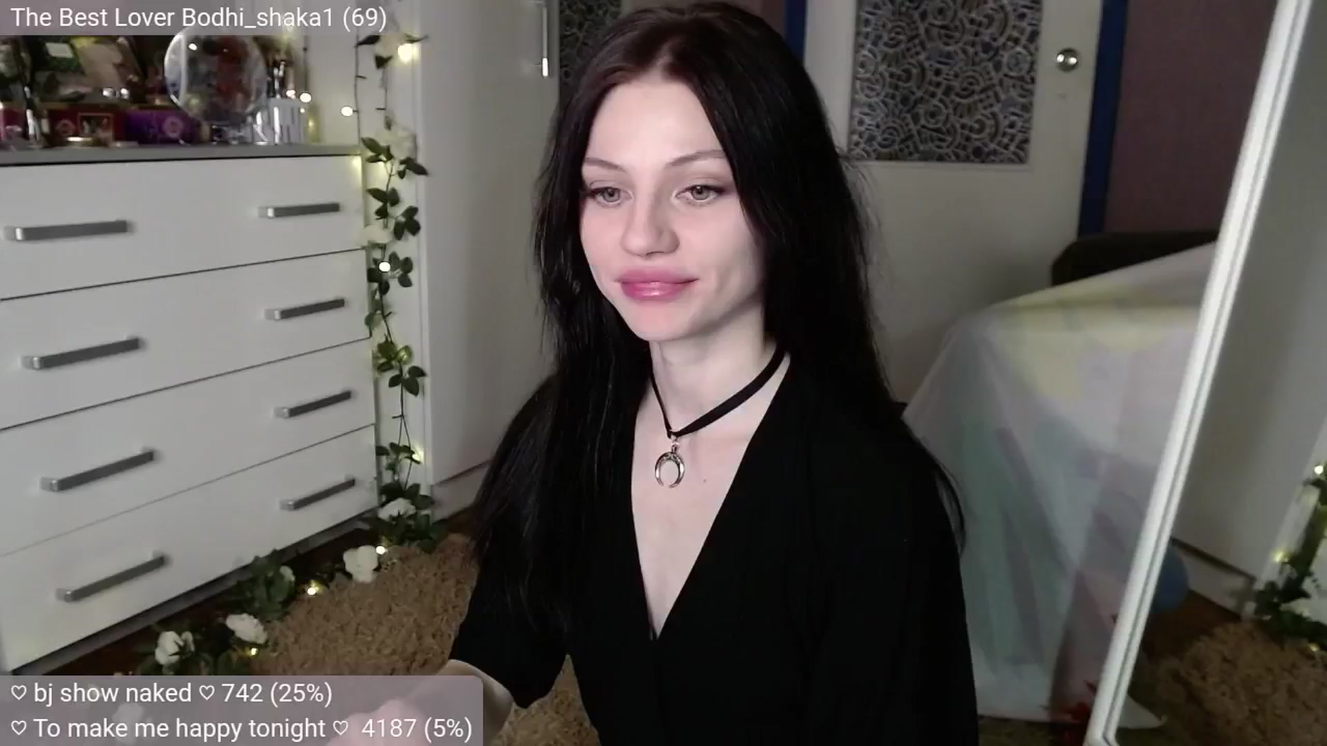 Gallery image thumbnail from JellyFox's myfreecams stream on, 10/21/2024, 04:42 image 1 of 20