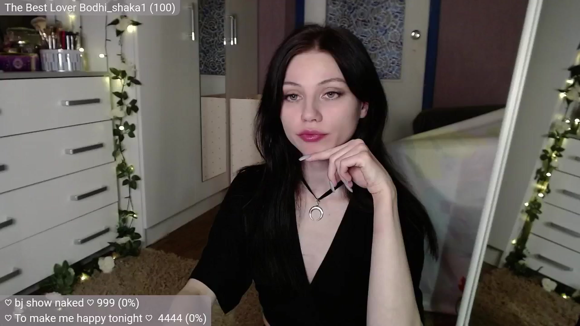 Gallery image thumbnail from JellyFox's myfreecams stream on, 10/21/2024, 07:14 image 6 of 20