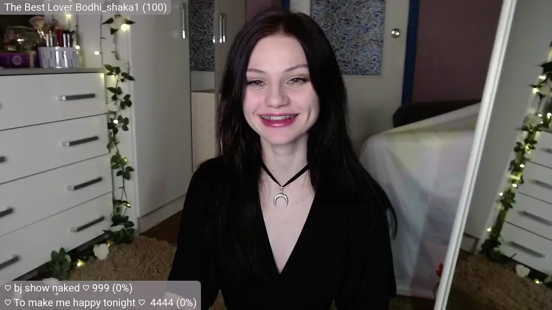 Gallery image thumbnail from JellyFox's myfreecams stream on, 10/21/2024, 07:14 image 7 of 20