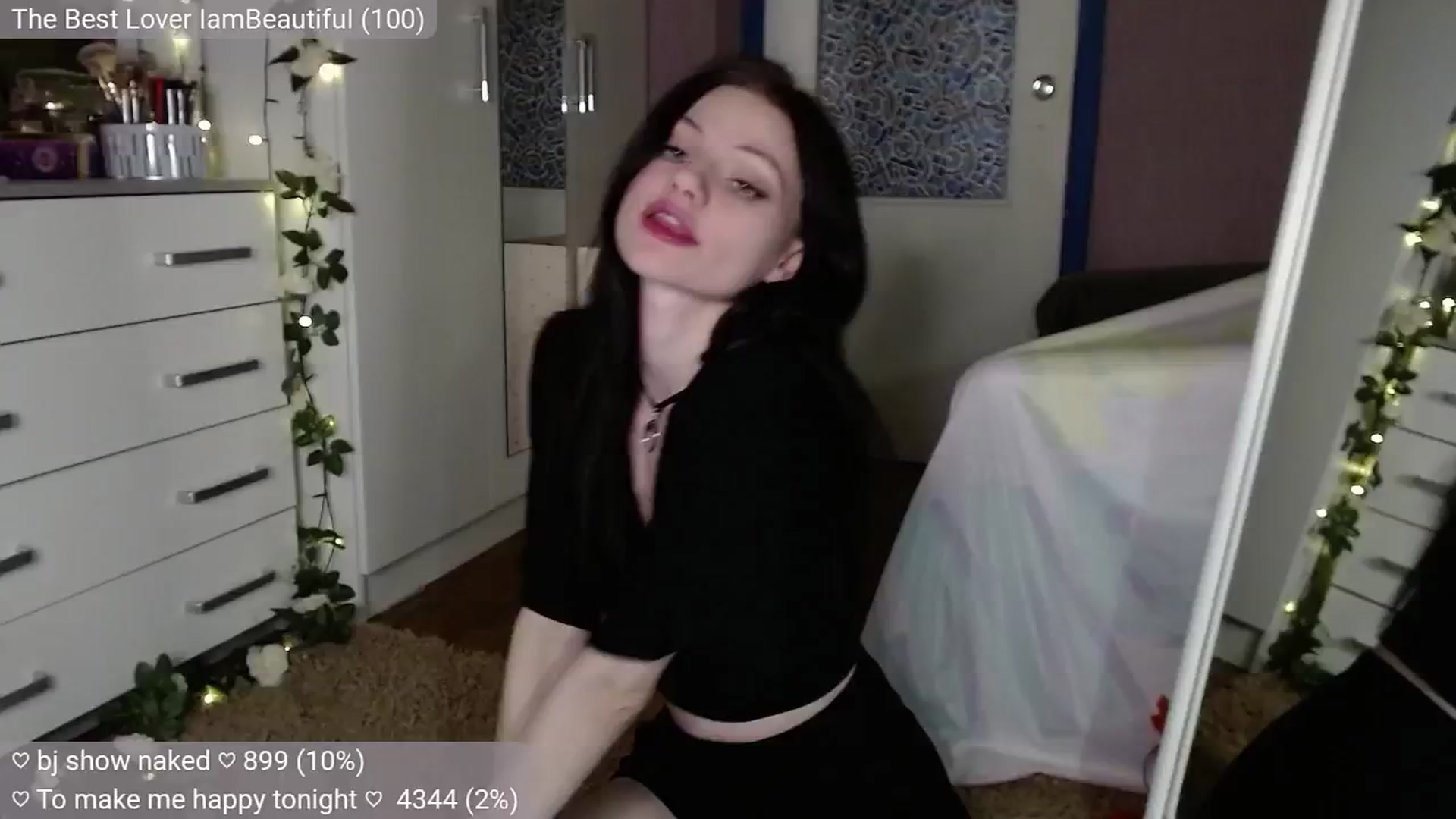 Gallery image thumbnail from JellyFox's myfreecams stream on, 10/21/2024, 07:14 image 19 of 20