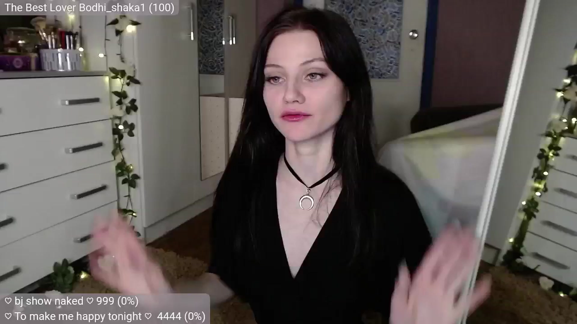 Gallery image thumbnail from JellyFox's myfreecams stream on, 10/21/2024, 07:14 image 10 of 20