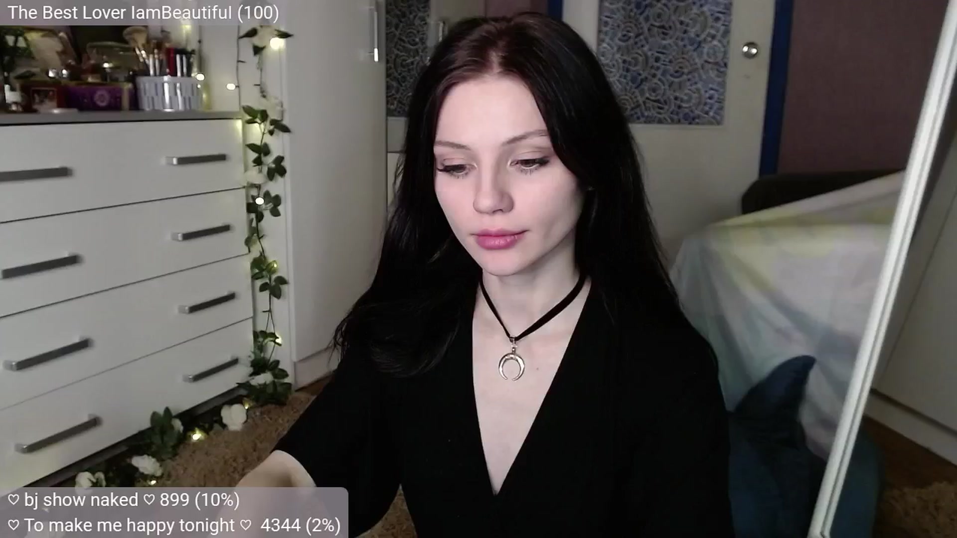 Gallery image thumbnail from JellyFox's myfreecams stream on, 10/21/2024, 08:48 image 10 of 20