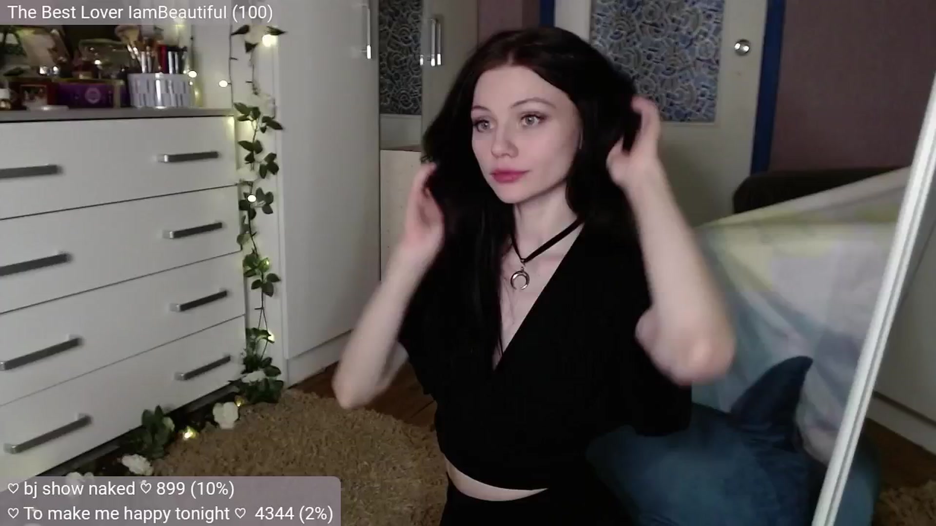 Gallery image thumbnail from JellyFox's myfreecams stream on, 10/21/2024, 08:48 image 7 of 20