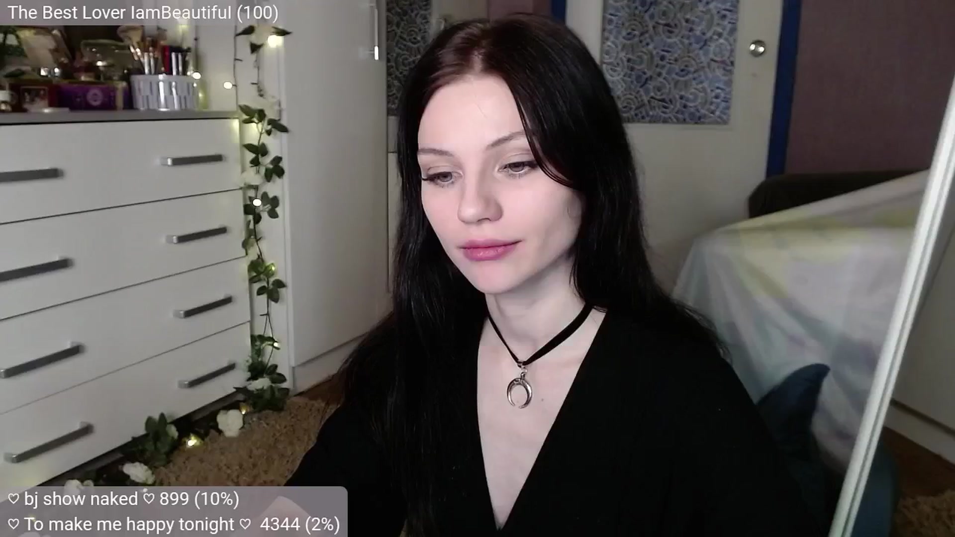 Gallery image thumbnail from JellyFox's myfreecams stream on, 10/21/2024, 08:48 image 4 of 20