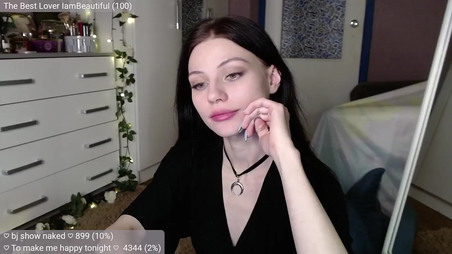 Gallery image thumbnail from JellyFox's myfreecams stream on, 10/21/2024, 08:48 image 9 of 20