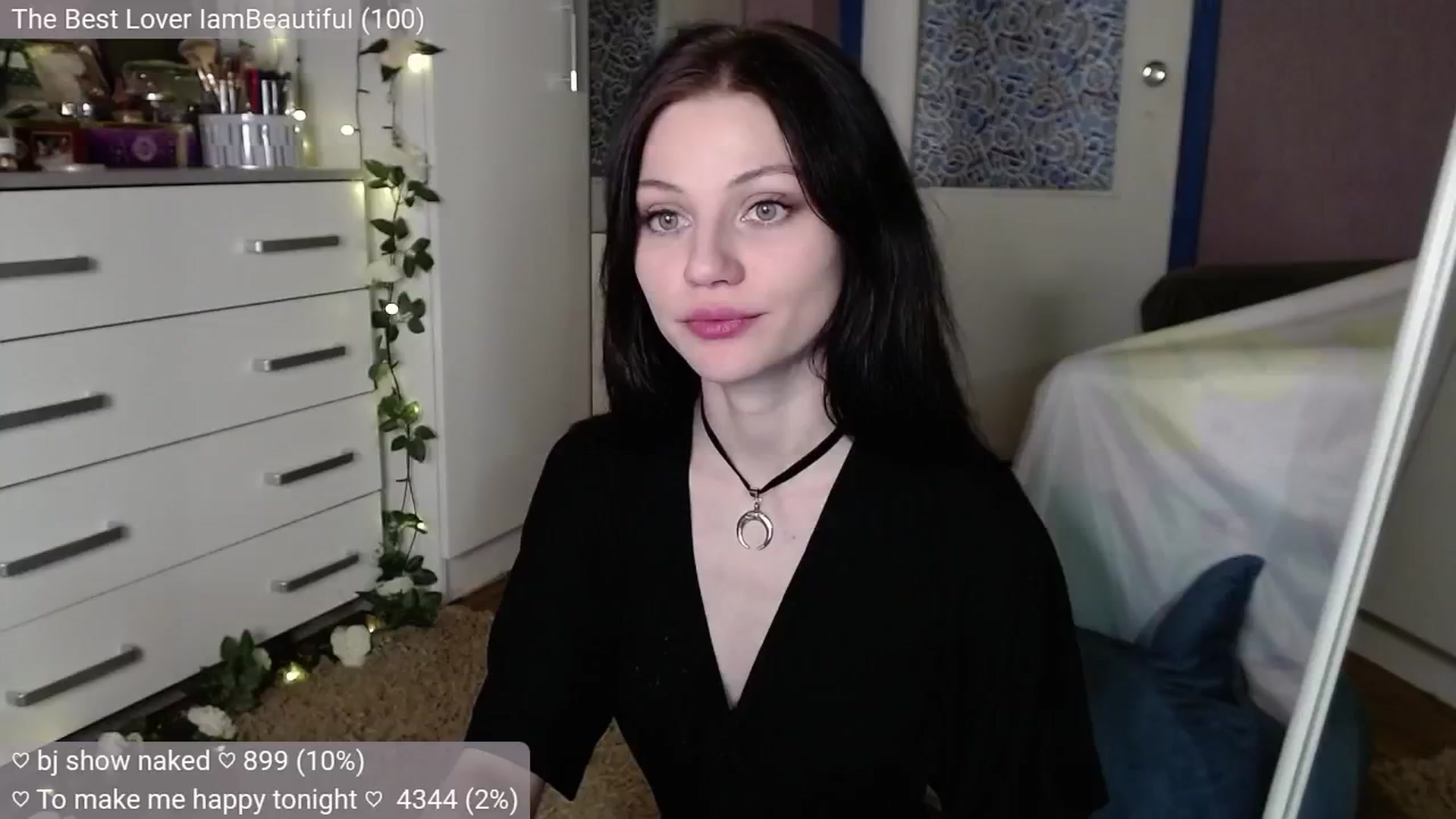 Gallery image thumbnail from JellyFox's myfreecams stream on, 10/21/2024, 08:48 image 6 of 20