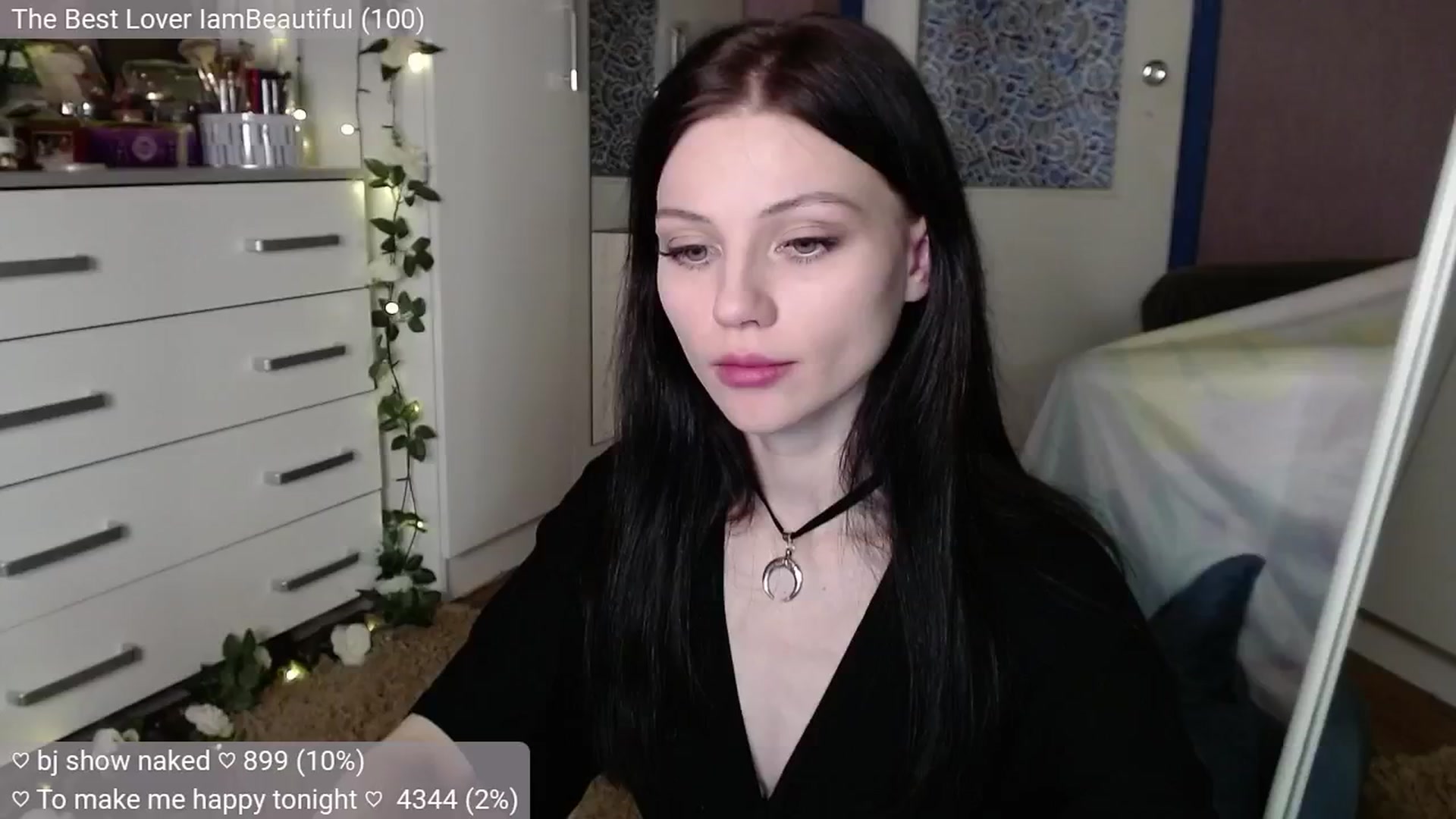 Gallery image thumbnail from JellyFox's myfreecams stream on, 10/21/2024, 08:48 image 3 of 20