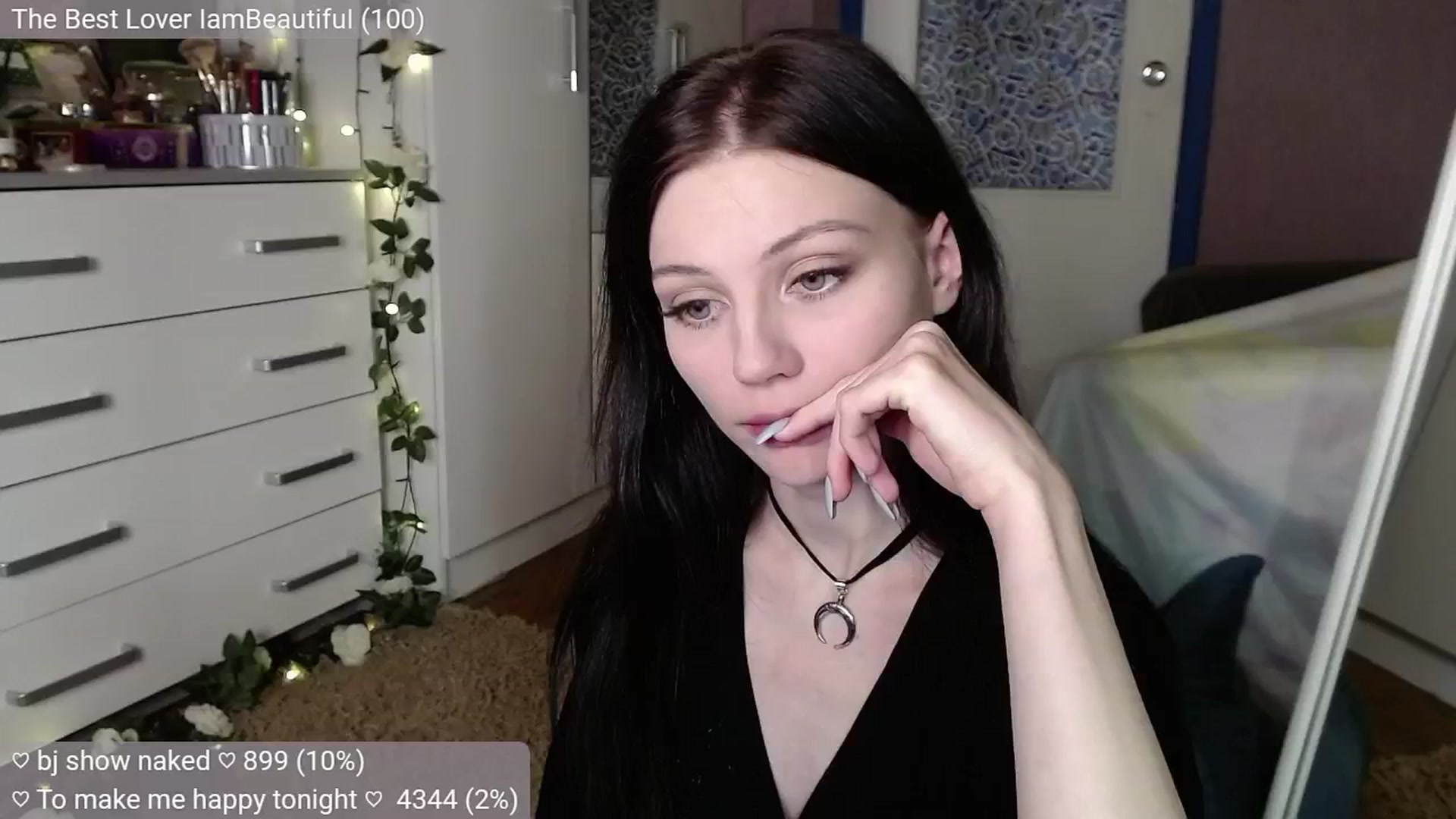 Gallery image thumbnail from JellyFox's myfreecams stream on, 10/21/2024, 08:48 image 1 of 20