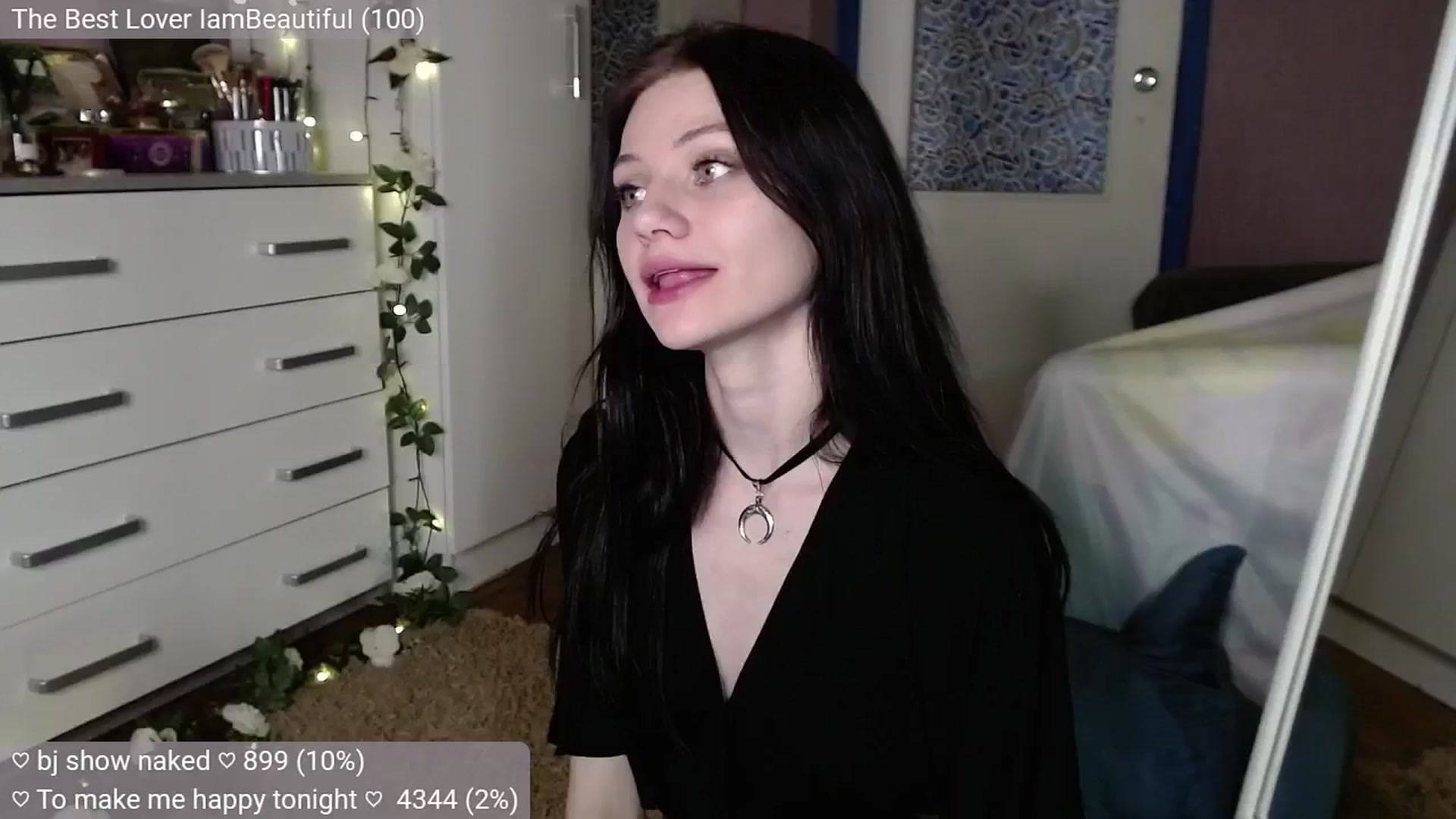 Gallery image thumbnail from JellyFox's myfreecams stream on, 10/21/2024, 08:48 image 18 of 20