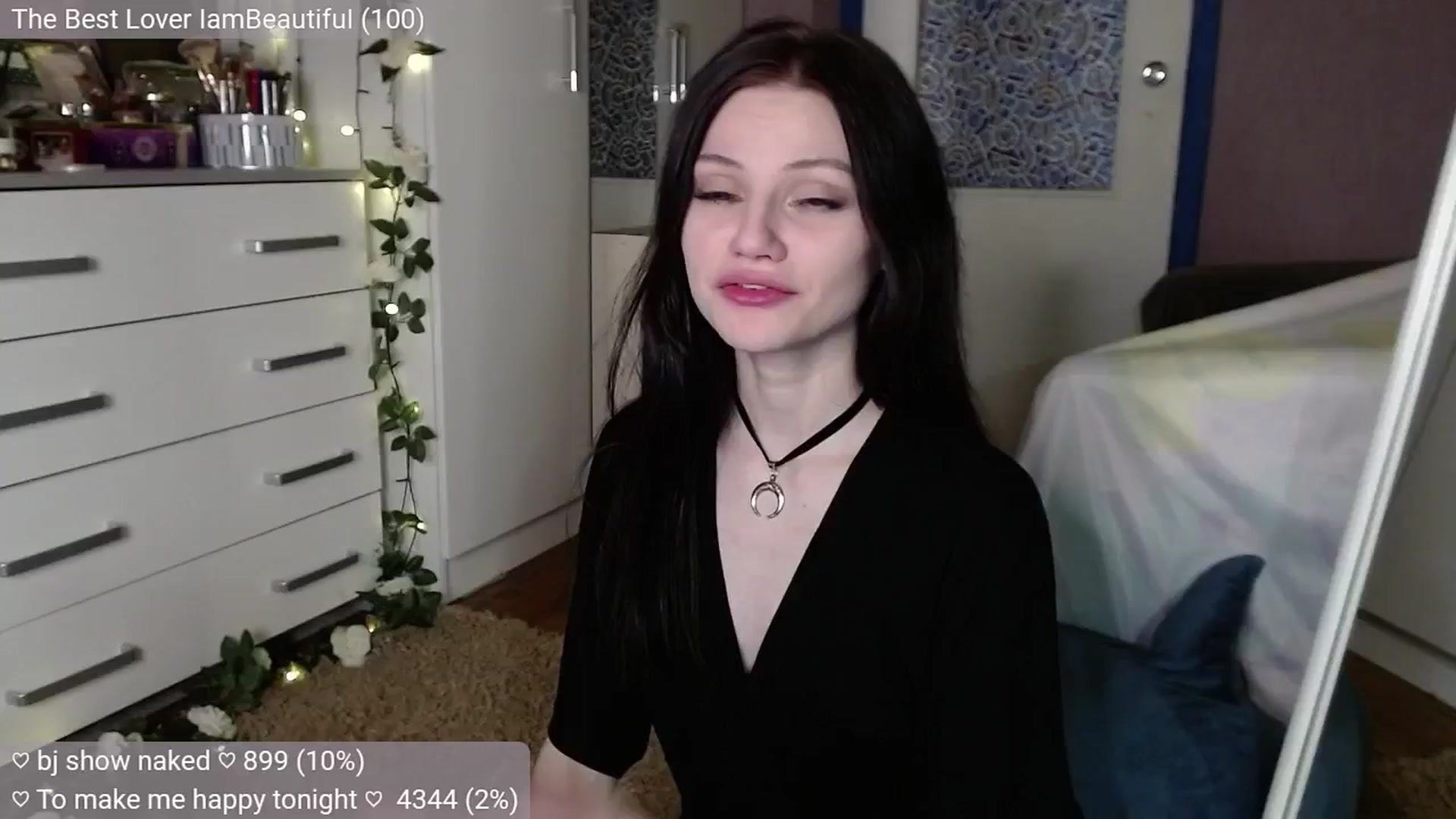 Gallery image thumbnail from JellyFox's myfreecams stream on, 10/21/2024, 08:48 image 5 of 20
