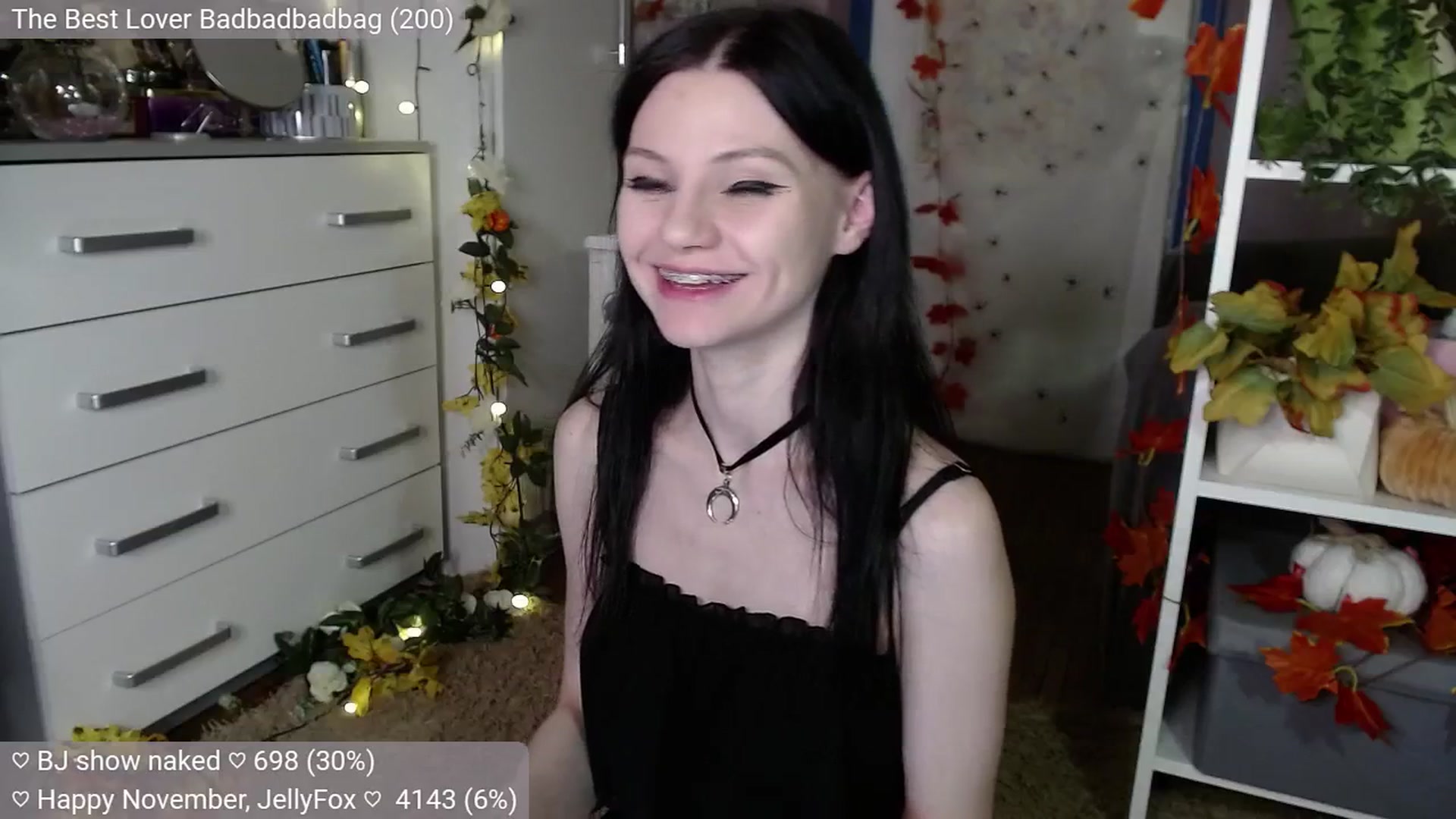Gallery image thumbnail from JellyFox's myfreecams stream on, 11/03/2024, 23:32 image 10 of 20