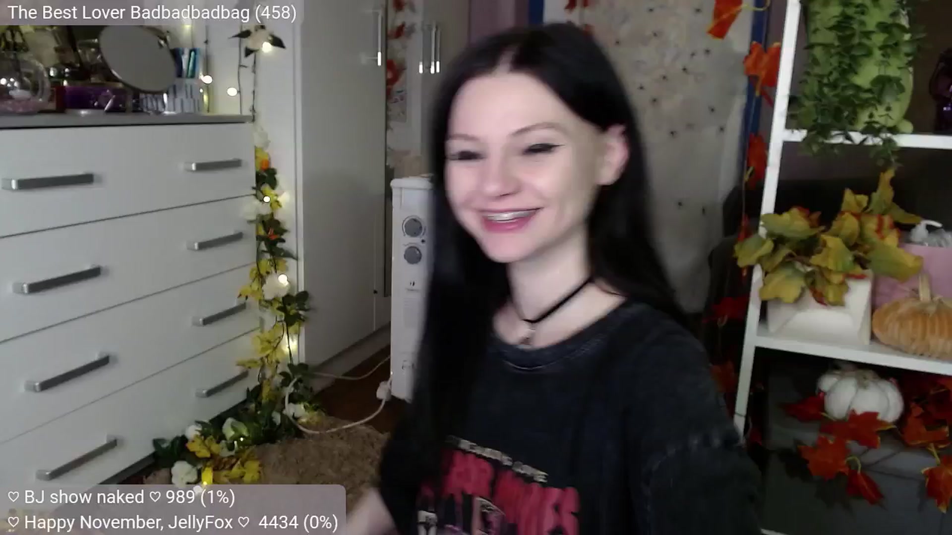 Gallery image thumbnail from JellyFox's myfreecams stream on, 11/04/2024, 02:12 image 10 of 20