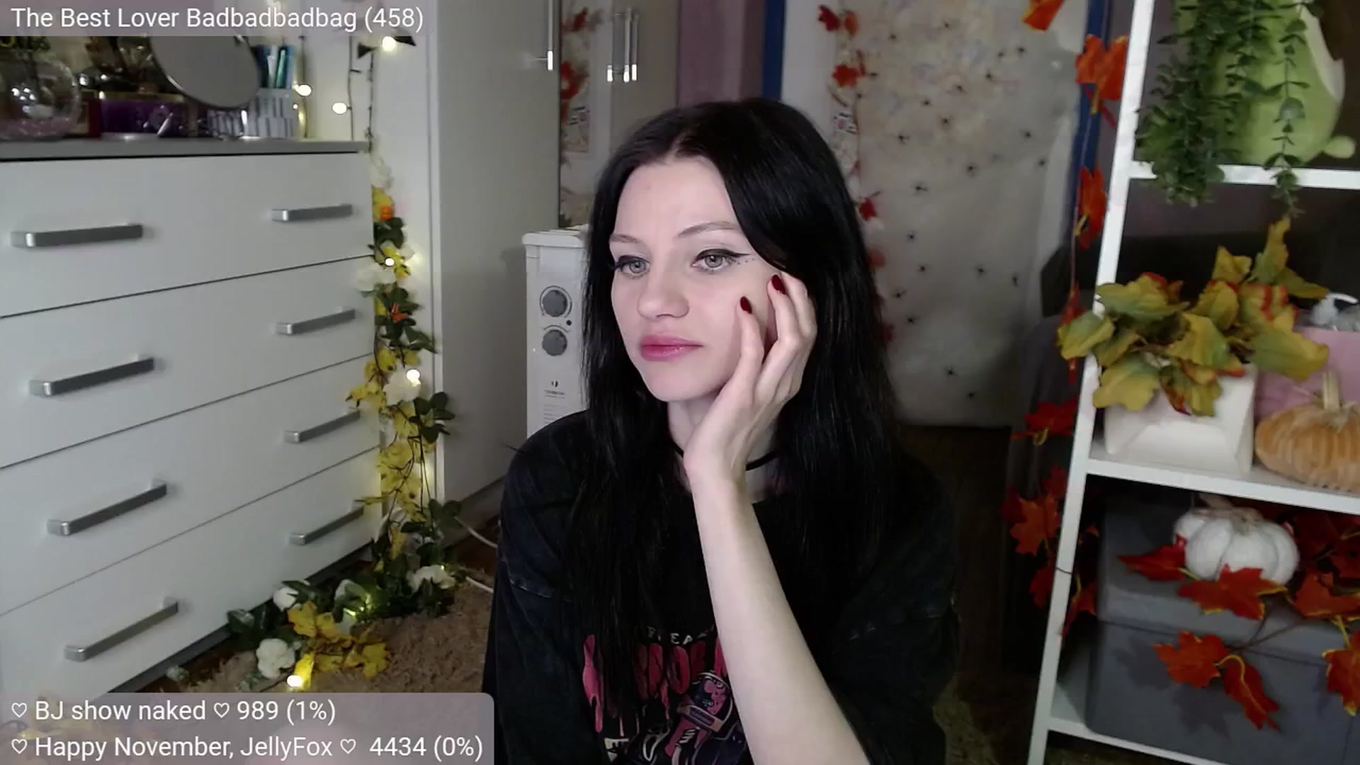 Gallery image thumbnail from JellyFox's myfreecams stream on, 11/04/2024, 03:40 image 12 of 20