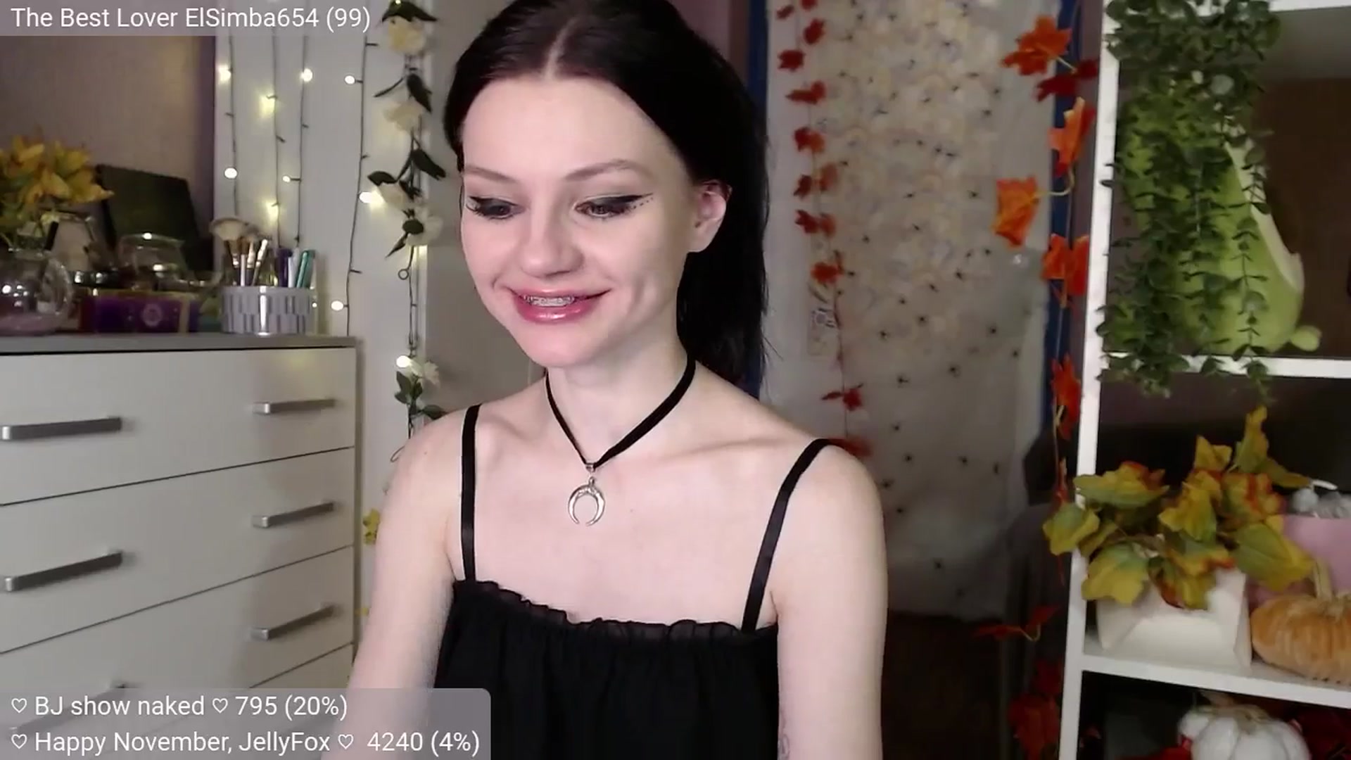 Gallery image thumbnail from JellyFox's myfreecams stream on, 11/06/2024, 07:21 image 14 of 20