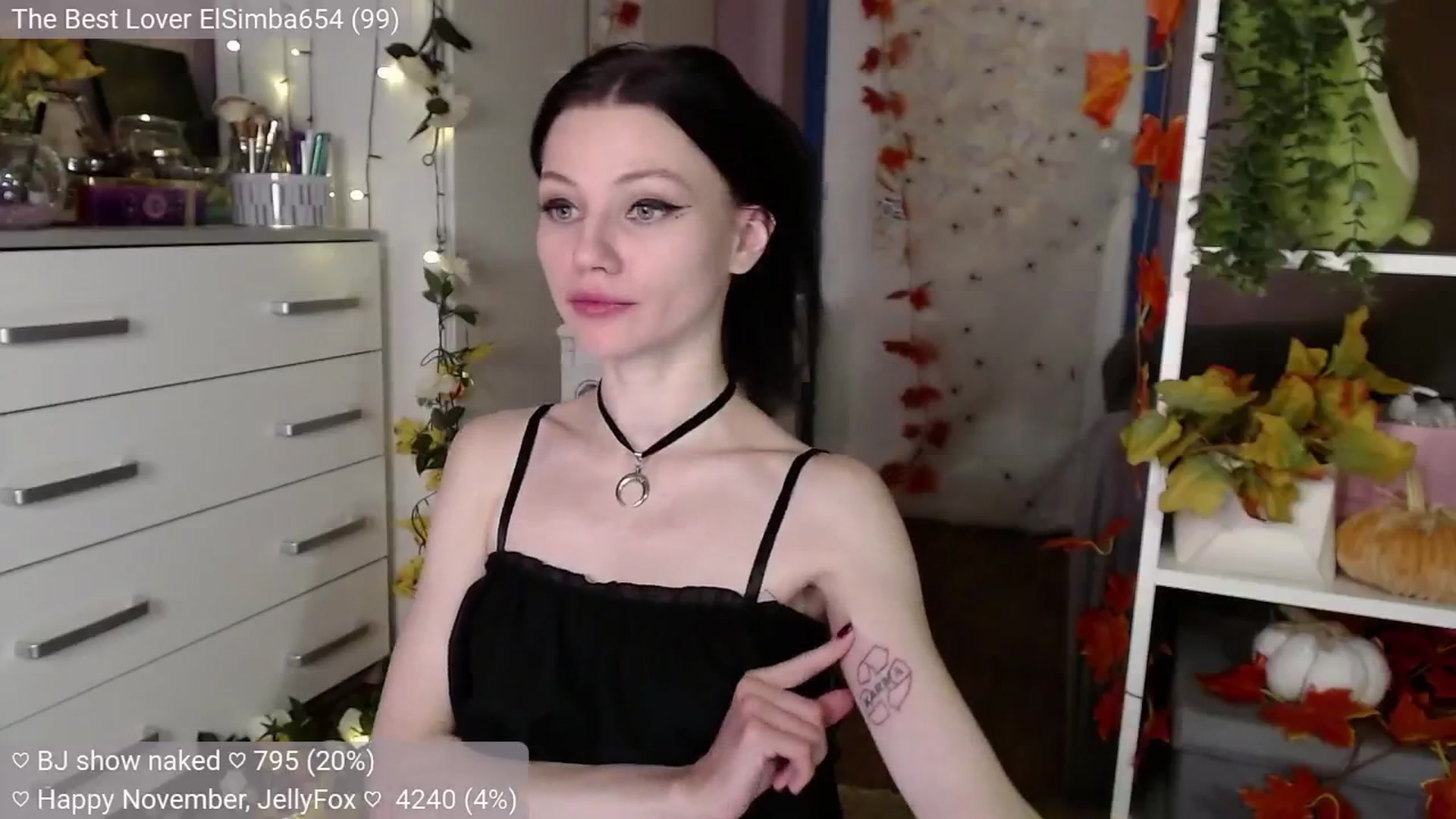 Gallery image thumbnail from JellyFox's myfreecams stream on, 11/06/2024, 07:21 image 11 of 20