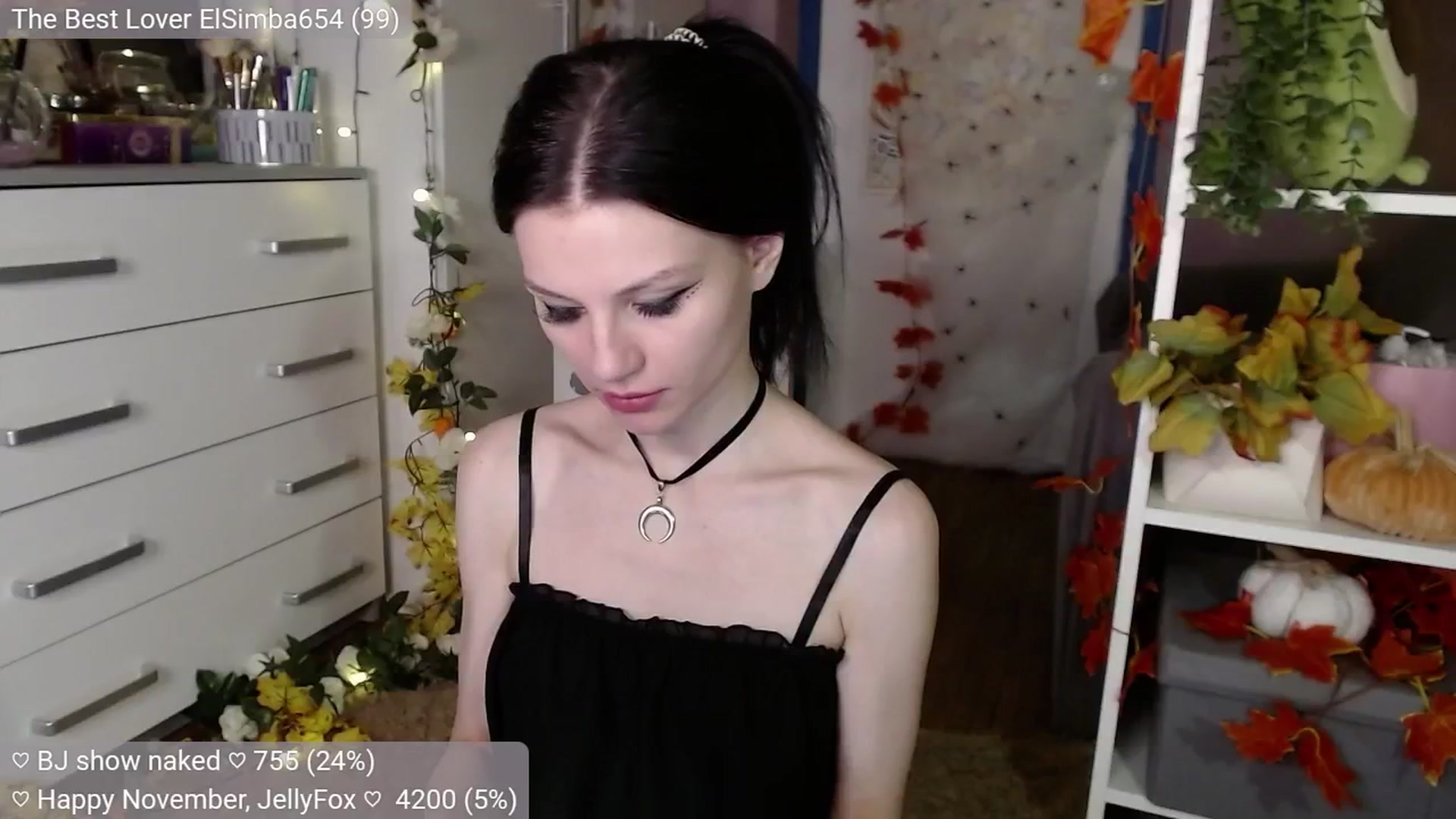 Gallery image thumbnail from JellyFox's myfreecams stream on, 11/06/2024, 07:40 image 13 of 20