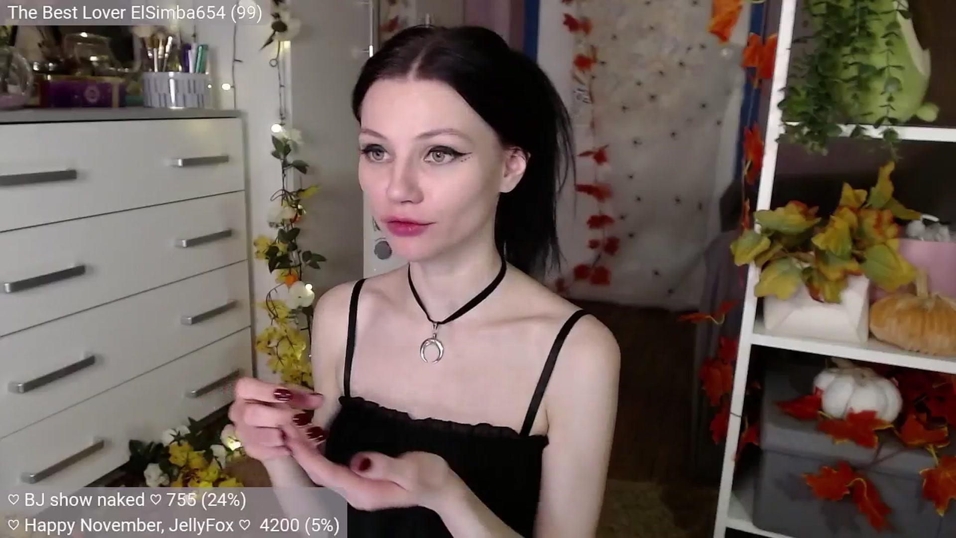 Gallery image thumbnail from JellyFox's myfreecams stream on, 11/06/2024, 07:40 image 2 of 20