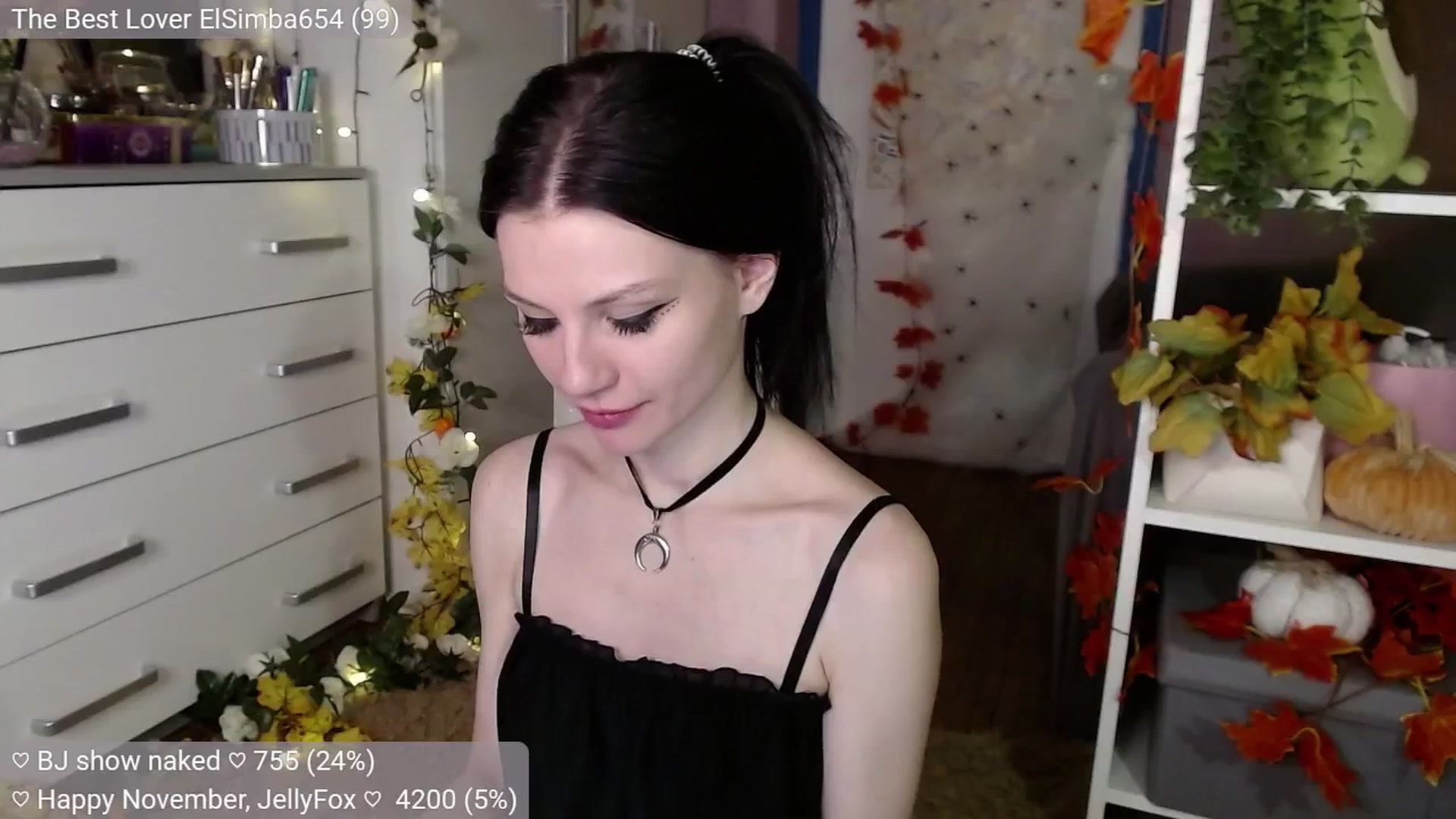 Gallery image thumbnail from JellyFox's myfreecams stream on, 11/06/2024, 07:40 image 5 of 20