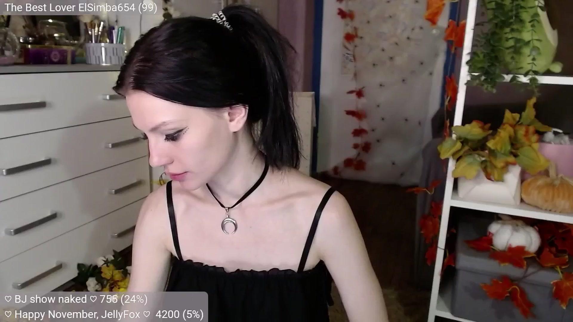 Gallery image thumbnail from JellyFox's myfreecams stream on, 11/06/2024, 07:40 image 15 of 20