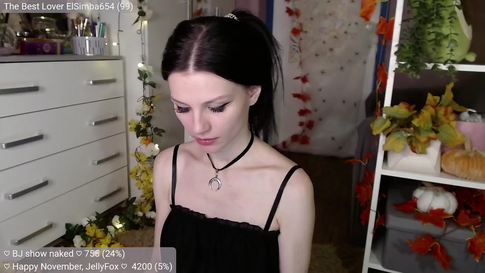 Gallery image thumbnail from JellyFox's myfreecams stream on, 11/06/2024, 07:40 image 8 of 20