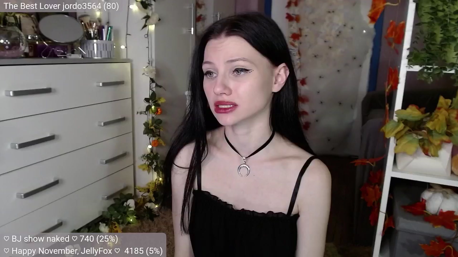 Gallery image thumbnail from JellyFox's myfreecams stream on, 11/08/2024, 07:35 image 18 of 20