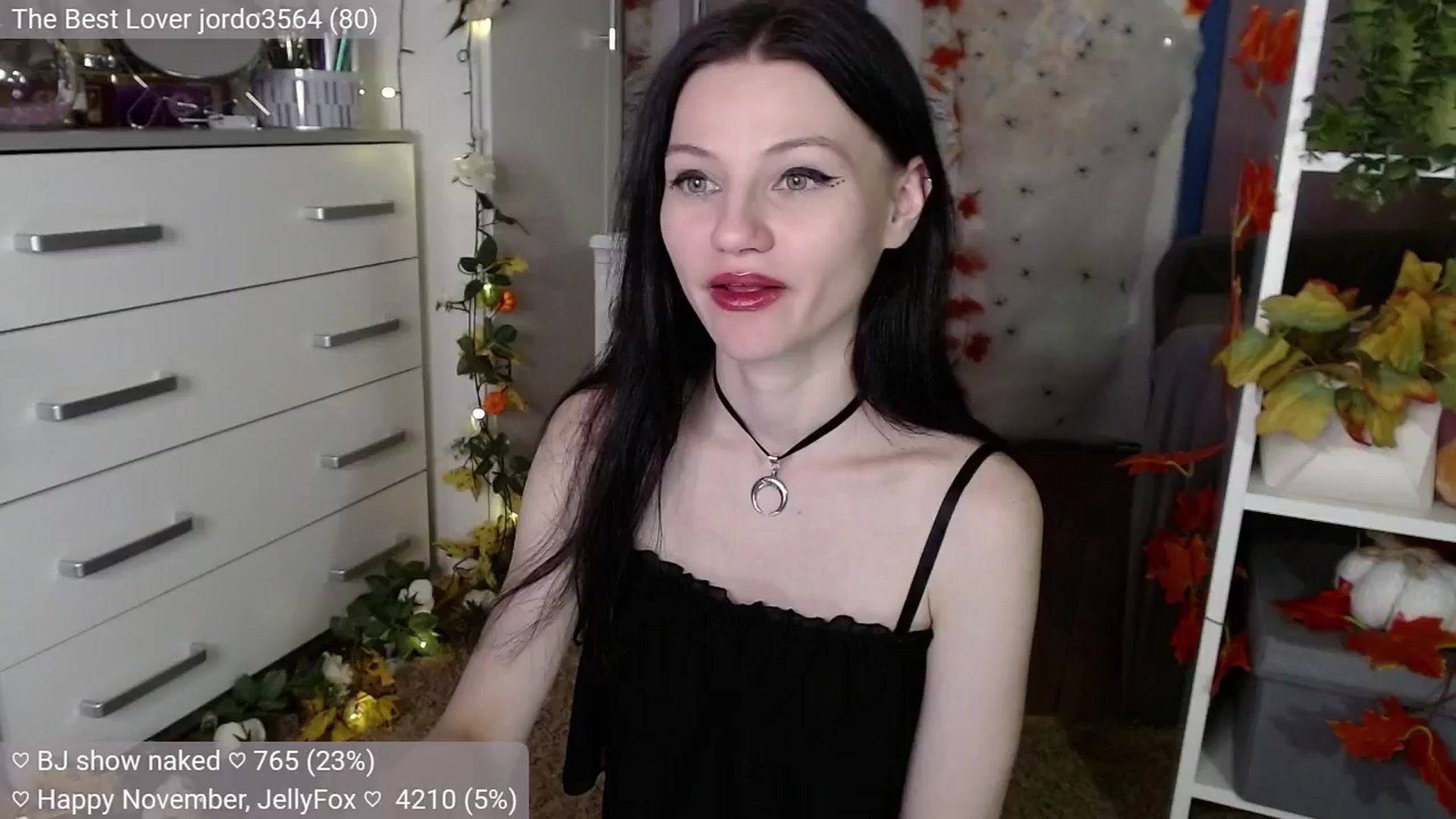 Gallery image thumbnail from JellyFox's myfreecams stream on, 11/08/2024, 07:35 image 8 of 20