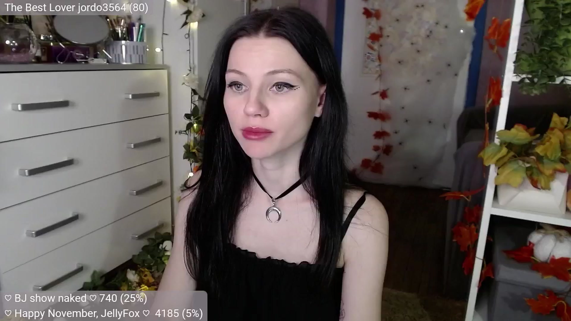 Gallery image thumbnail from JellyFox's myfreecams stream on, 11/08/2024, 08:00 image 4 of 20