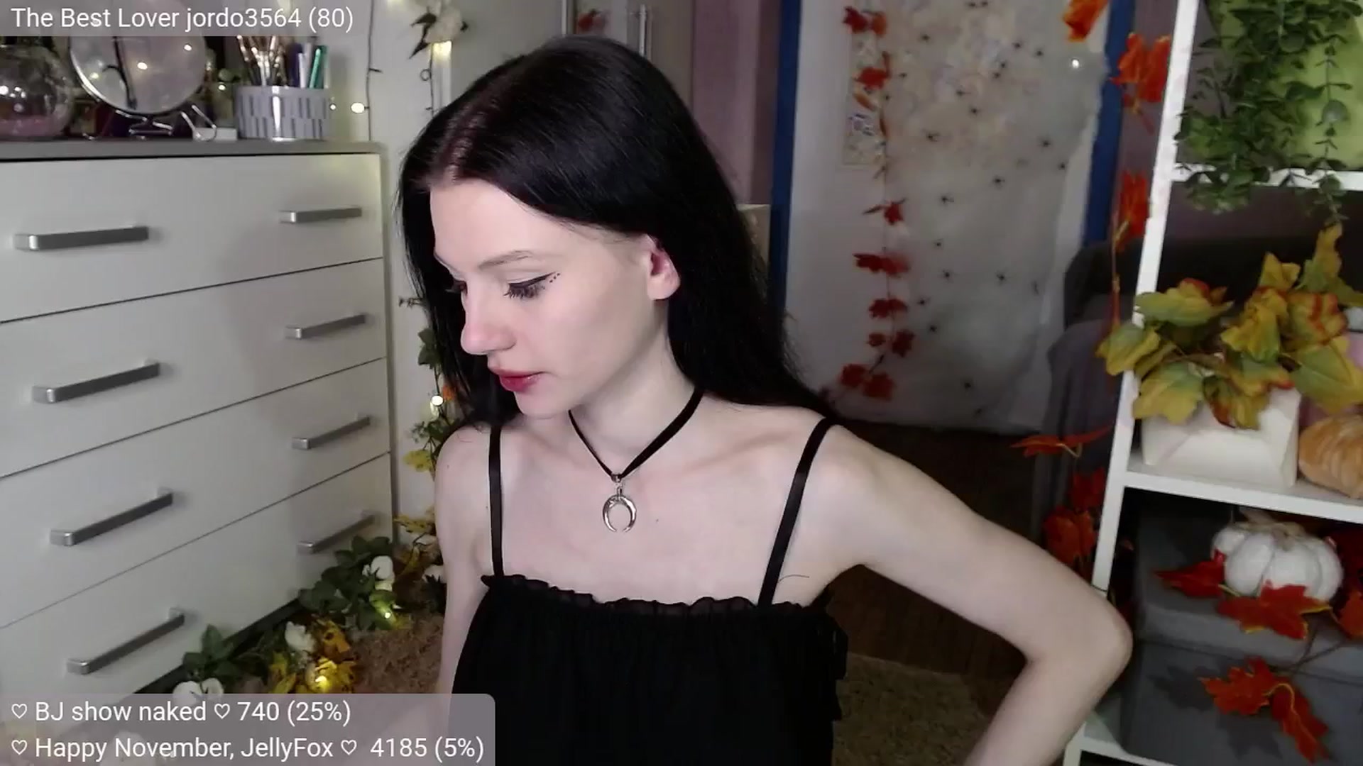 Gallery image thumbnail from JellyFox's myfreecams stream on, 11/08/2024, 08:00 image 15 of 20