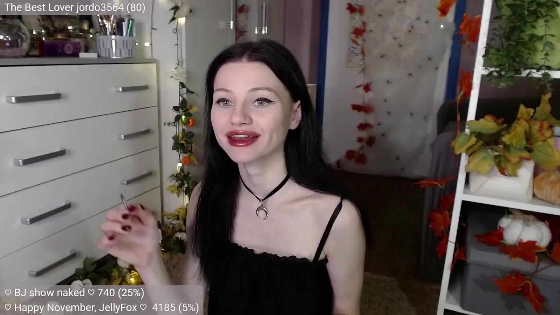 Gallery image thumbnail from JellyFox's myfreecams stream on, 11/08/2024, 08:00 image 12 of 20