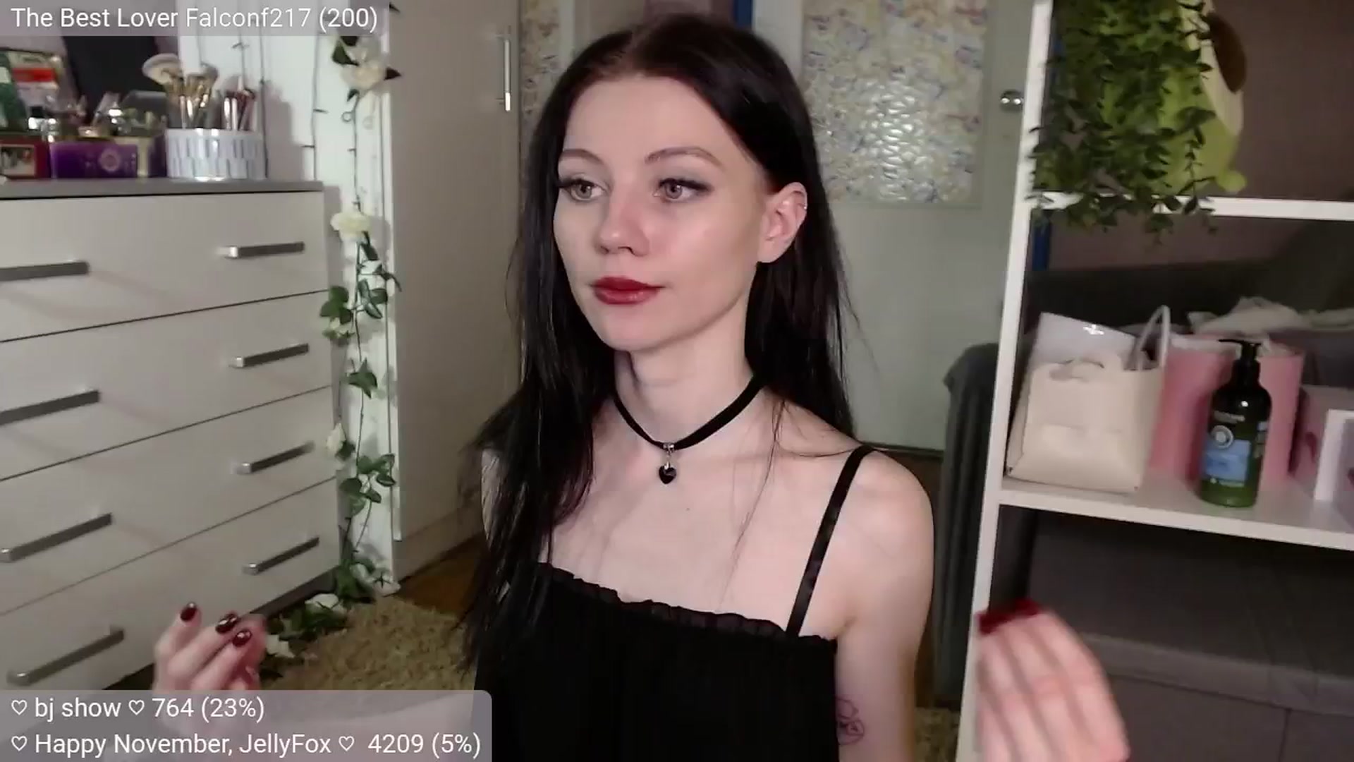 Gallery image thumbnail from JellyFox's myfreecams stream on, 11/28/2024, 07:42 image 1 of 20