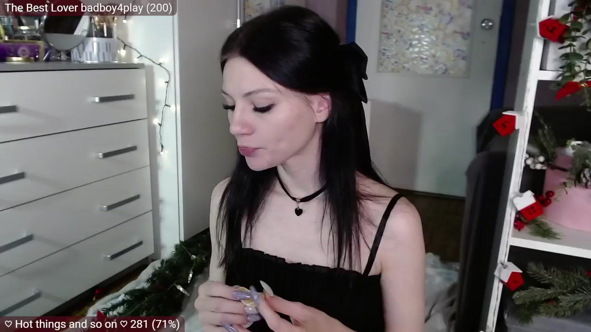 Gallery image thumbnail from JellyFox's myfreecams stream on, 01/10/2025, 08:59 image 10 of 20