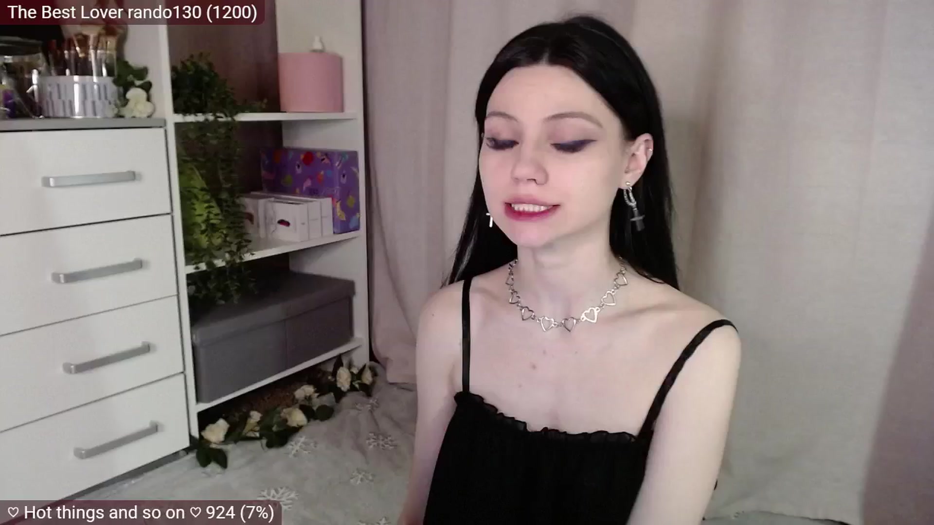 Gallery image thumbnail from JellyFox's myfreecams stream on, 02/04/2025, 06:37 image 2 of 20