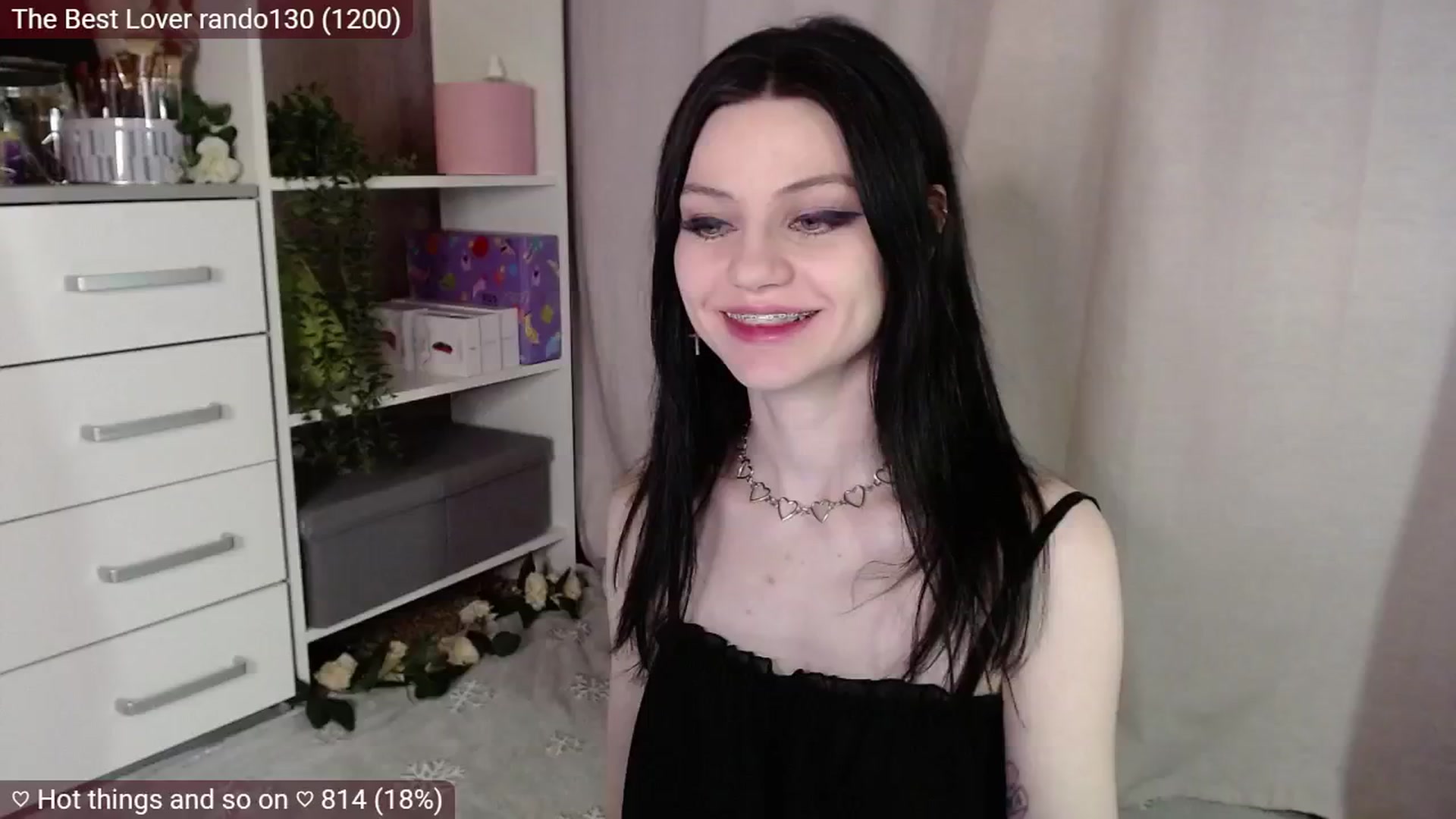 Gallery image thumbnail from JellyFox's myfreecams stream on, 02/04/2025, 06:37 image 10 of 20