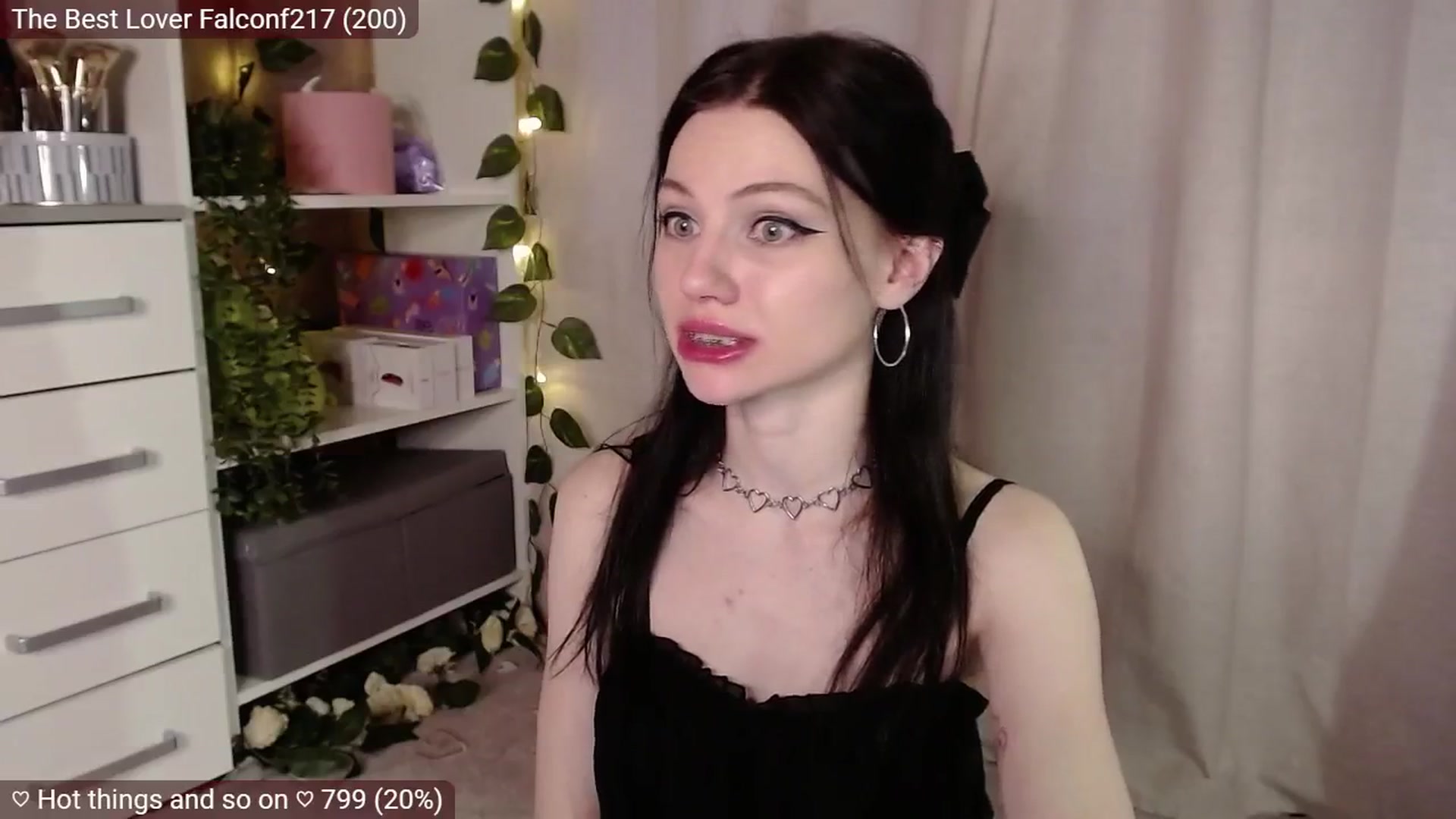 Gallery image thumbnail from JellyFox's myfreecams stream on, 02/19/2025, 06:38 image 17 of 20