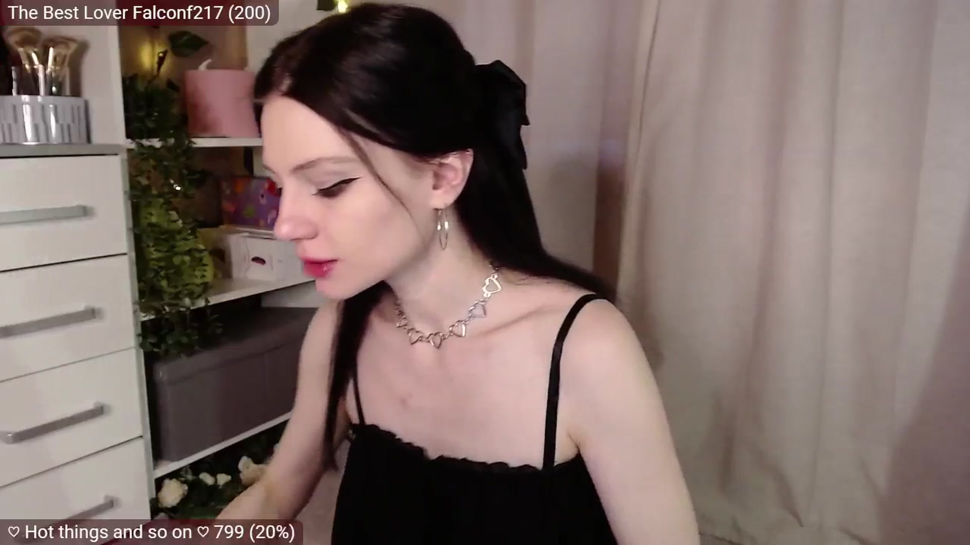 Gallery image thumbnail from JellyFox's myfreecams stream on, 02/19/2025, 06:38 image 13 of 20