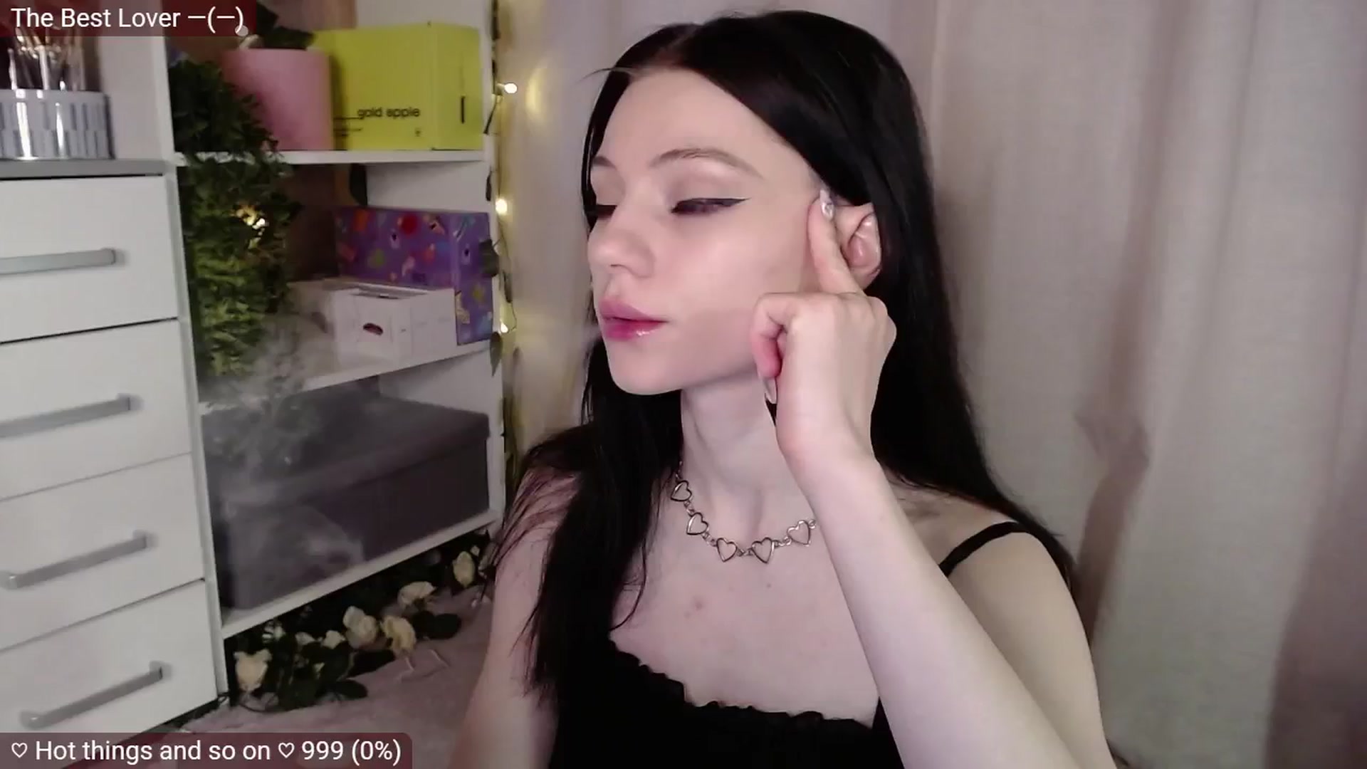 Gallery image thumbnail from JellyFox's myfreecams stream on, 02/21/2025, 07:05 image 8 of 20