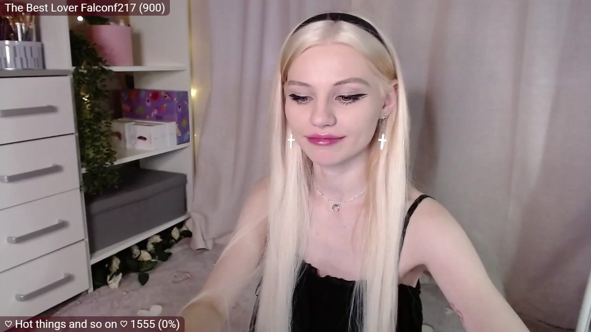 Gallery image thumbnail from JellyFox's myfreecams stream on, 03/31/2025, 06:47 image 9 of 20