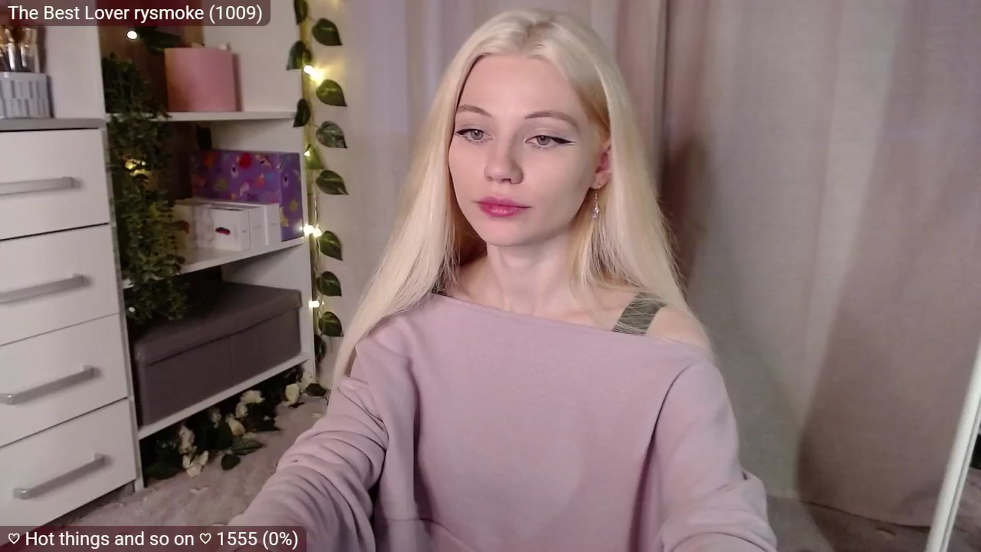 Gallery image thumbnail from JellyFox's myfreecams stream on, 04/04/2025, 05:11 image 11 of 20