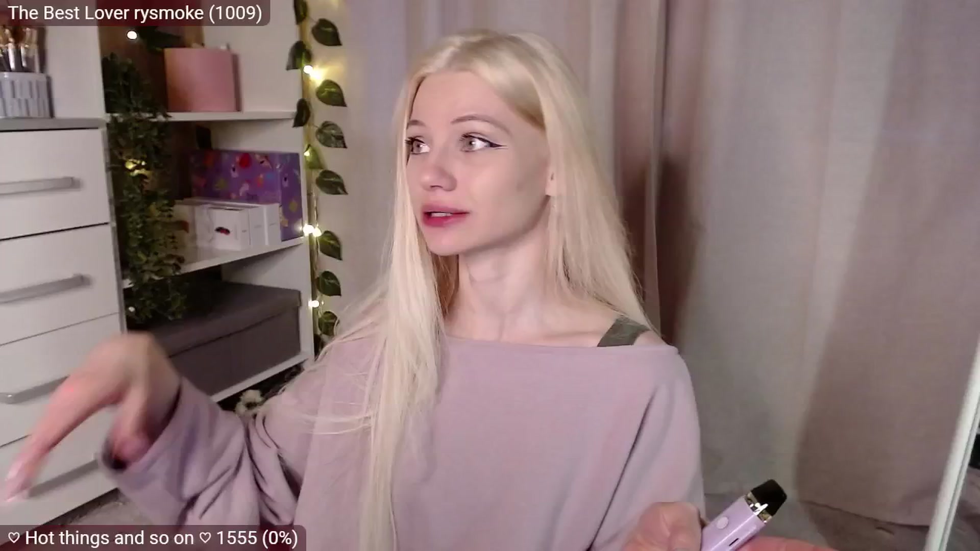 Gallery image thumbnail from JellyFox's myfreecams stream on, 04/04/2025, 05:11 image 5 of 20