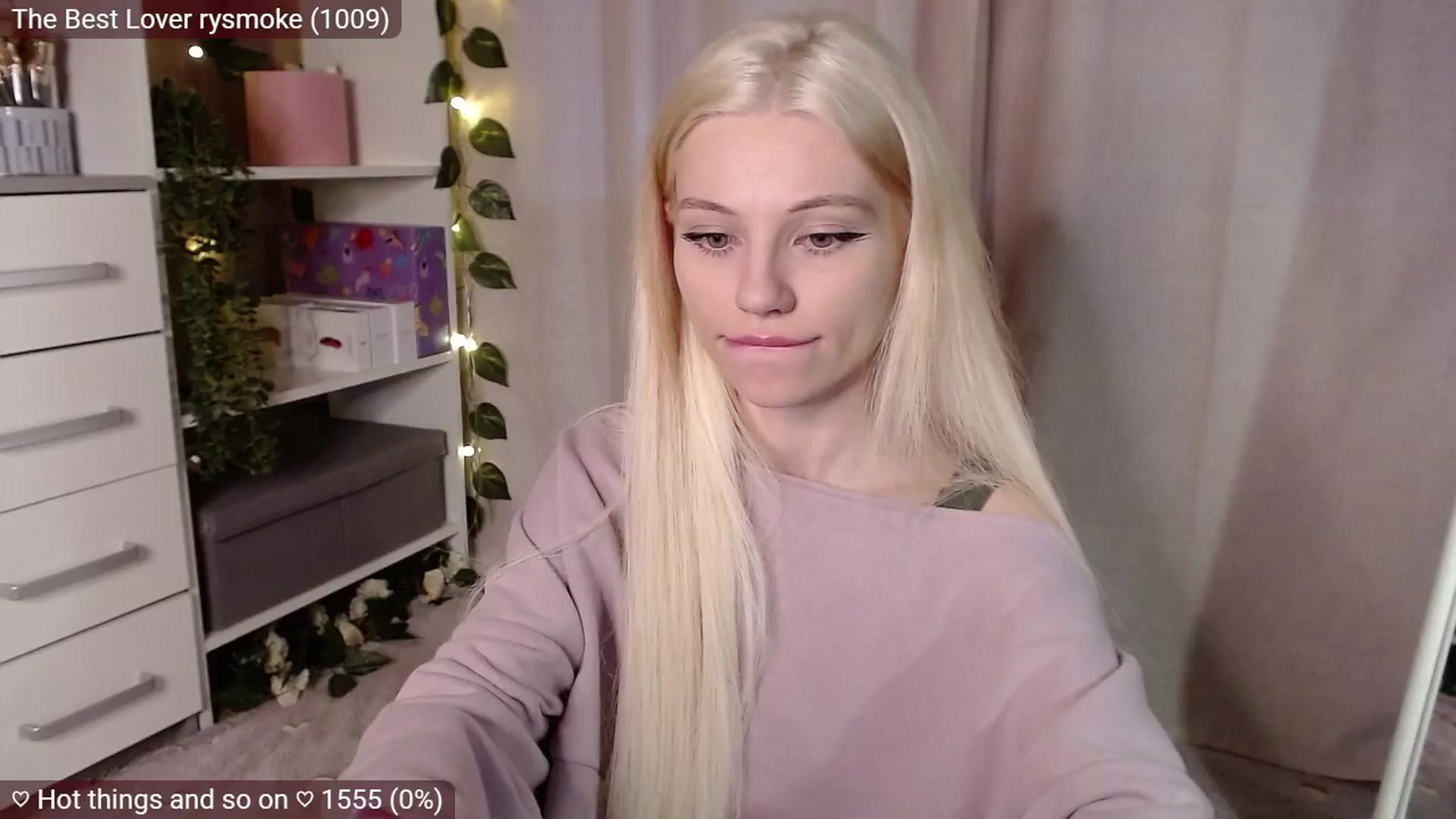 Gallery image thumbnail from JellyFox's myfreecams stream on, 04/04/2025, 05:11 image 9 of 20