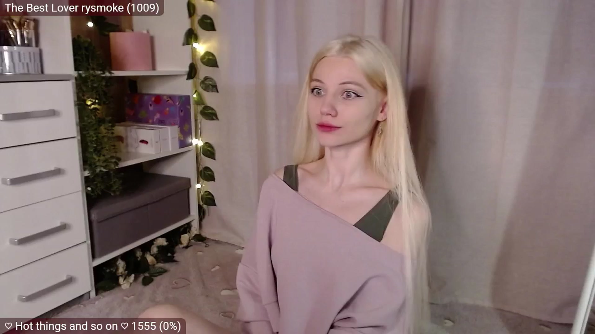 Gallery image thumbnail from JellyFox's myfreecams stream on, 04/04/2025, 06:07 image 3 of 20