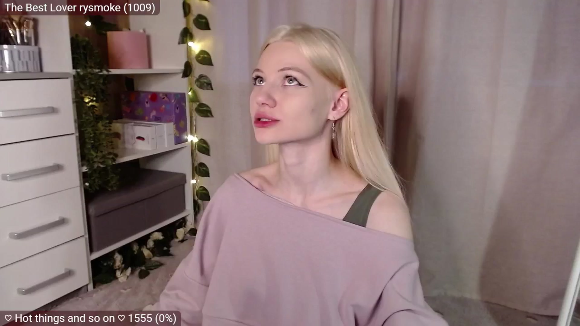 Gallery image thumbnail from JellyFox's myfreecams stream on, 04/04/2025, 06:07 image 2 of 20