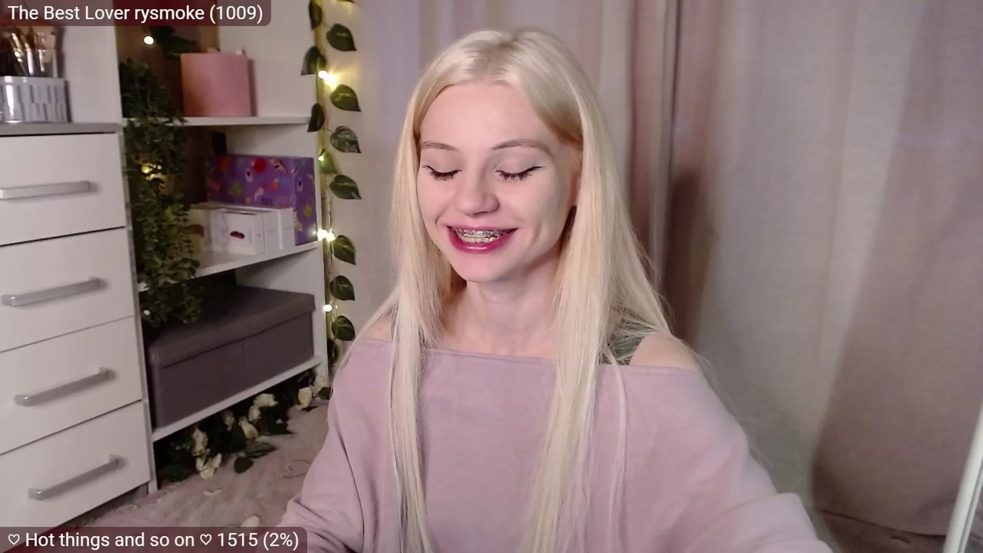 Gallery image thumbnail from JellyFox's myfreecams stream on, 04/04/2025, 06:07 image 10 of 20