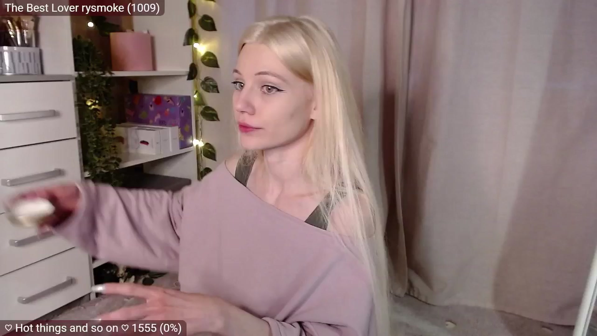 Gallery image thumbnail from JellyFox's myfreecams stream on, 04/04/2025, 06:07 image 4 of 20