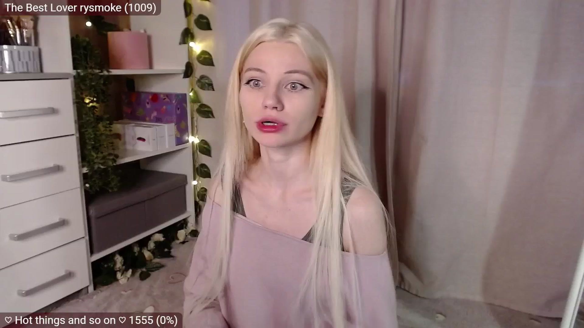 Gallery image thumbnail from JellyFox's myfreecams stream on, 04/04/2025, 06:07 image 9 of 20