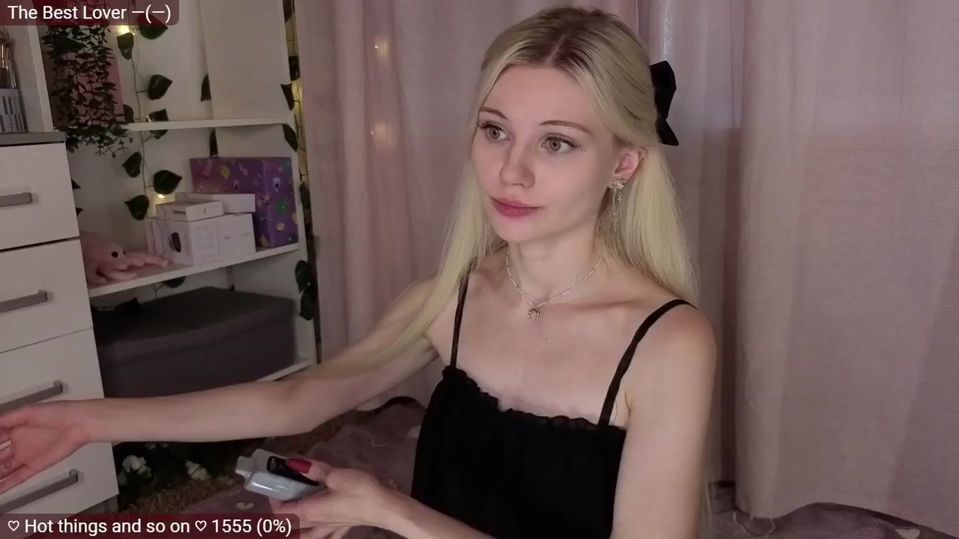 Gallery image thumbnail from JellyFox's myfreecams stream on, 09/04/2025, 05:54 image 13 of 20