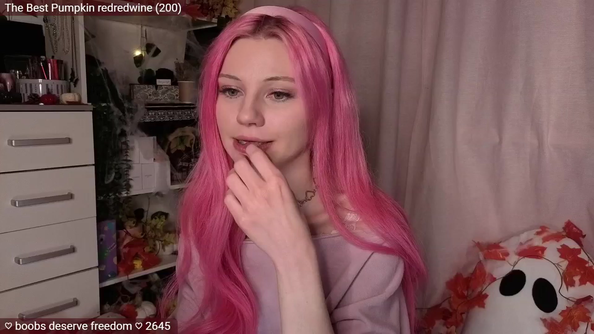 Gallery image thumbnail from JellyFox's myfreecams stream on, 11/04/2025, 04:10 image 10 of 20