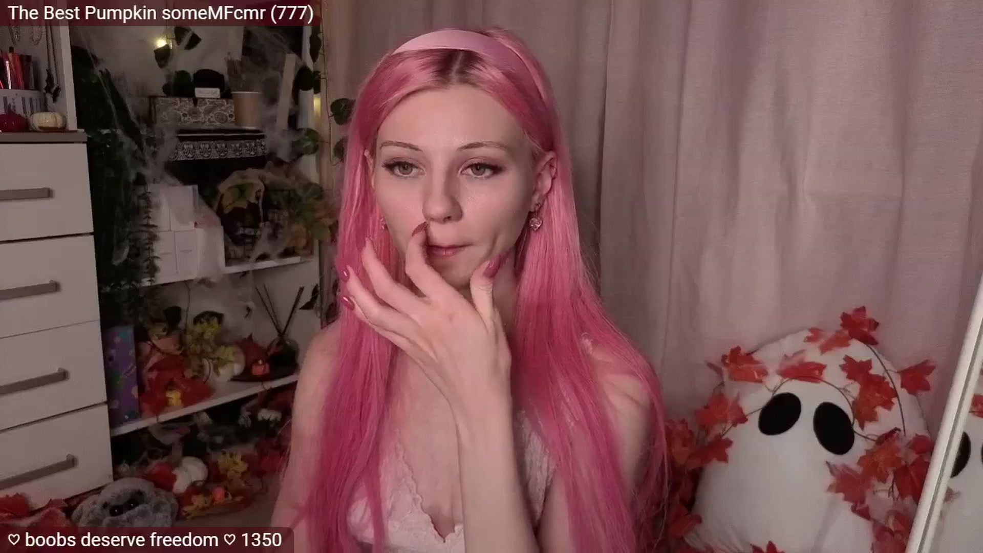 Gallery image thumbnail from JellyFox's myfreecams stream on, 11/05/2025, 06:17 image 13 of 20